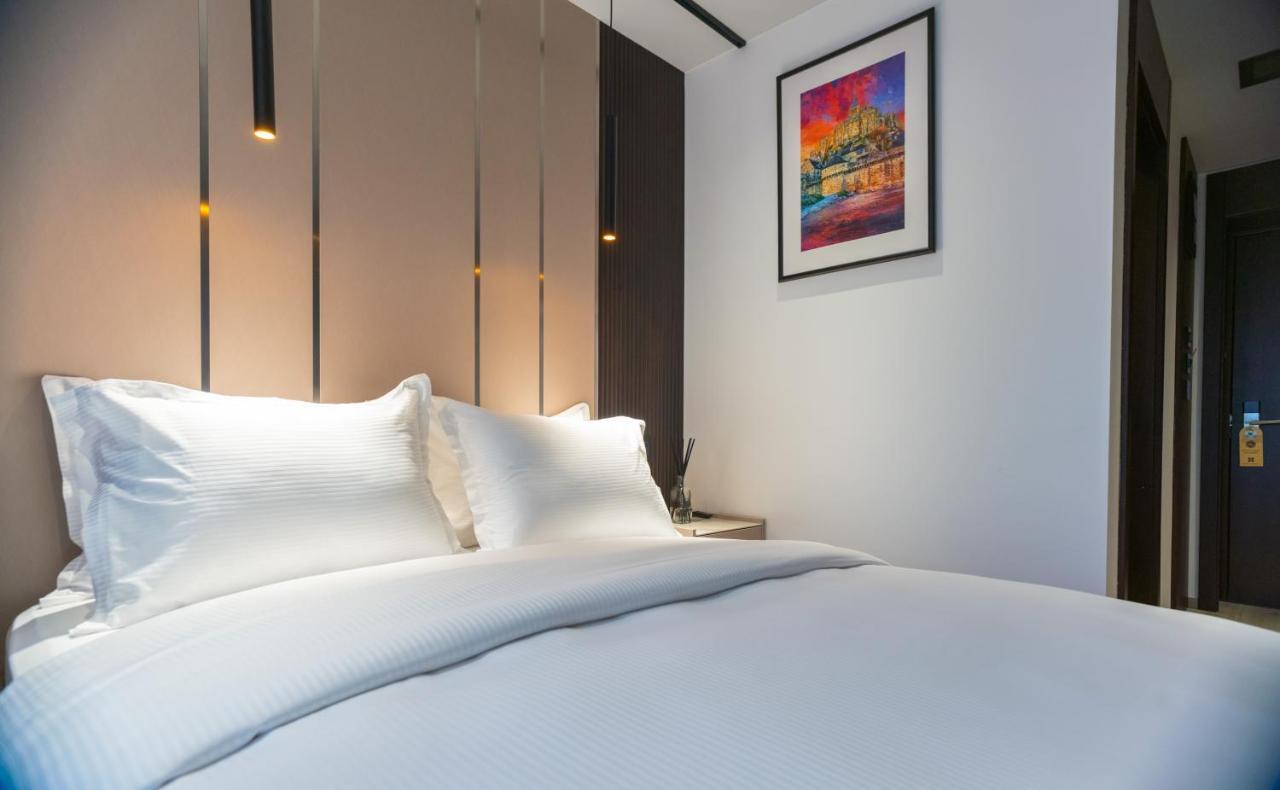 Emery Hotel Pristina Extérieur photo