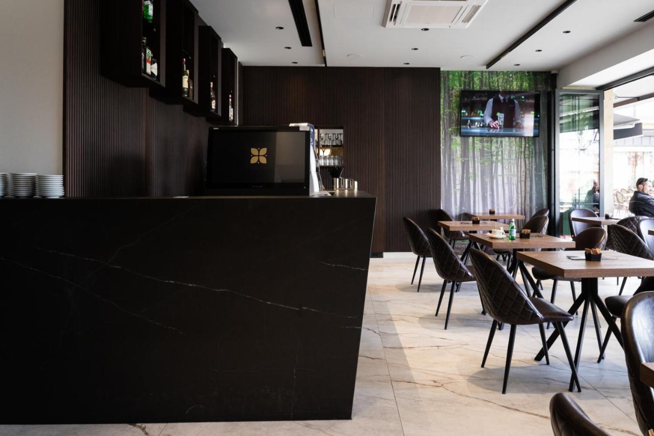 Emery Hotel Pristina Extérieur photo