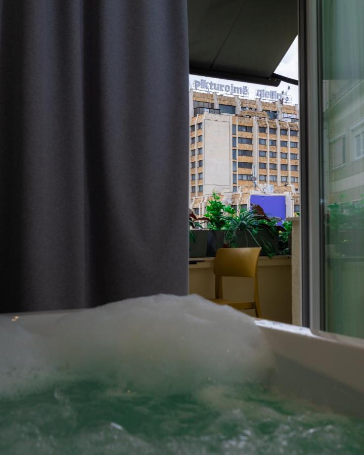 Emery Hotel Pristina Extérieur photo